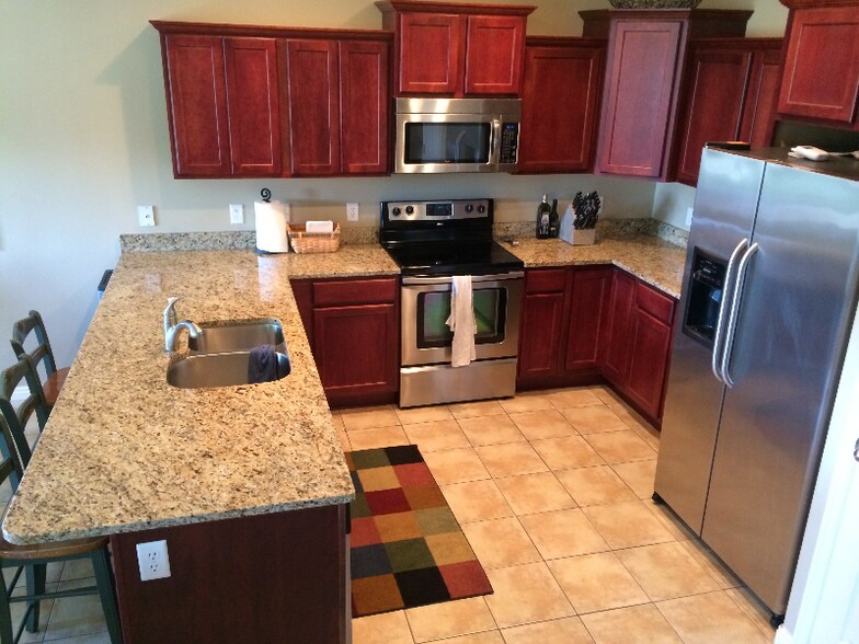 Building Photo - 825 Jordan Oaks Ct