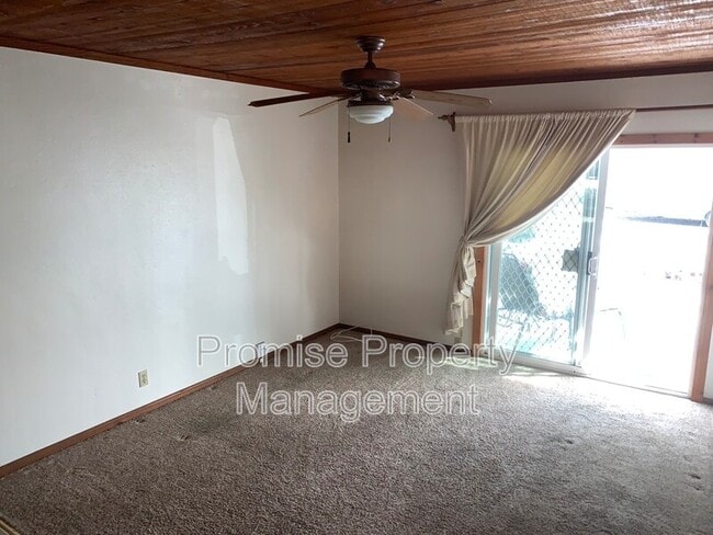 Building Photo - 934 S Myers St