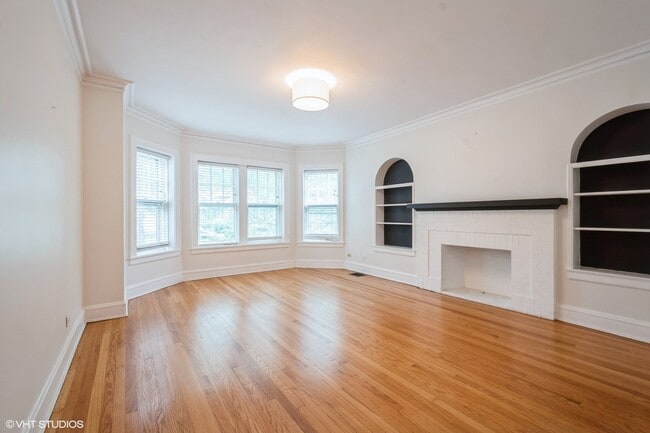 Building Photo - 557 Barton Ave