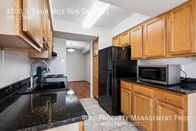 Building Photo - 4500 S Four Mile Run Dr