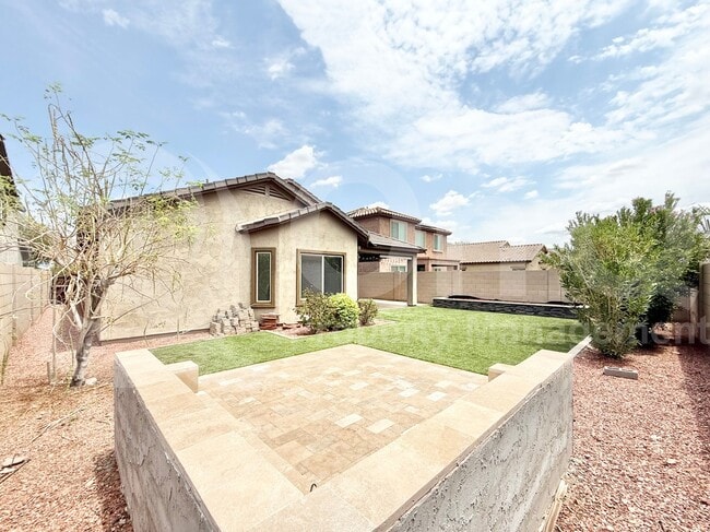 Building Photo - 10831 W Bronco Trail