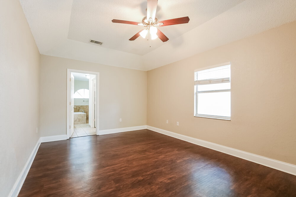 Building Photo - 264 Daisy Estates Dr