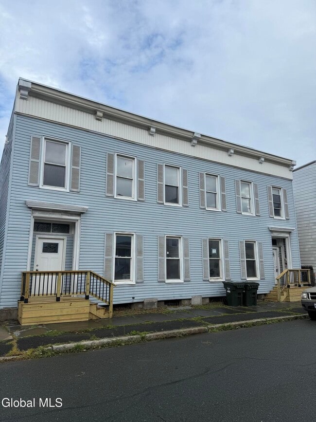 Building Photo - 104 George St