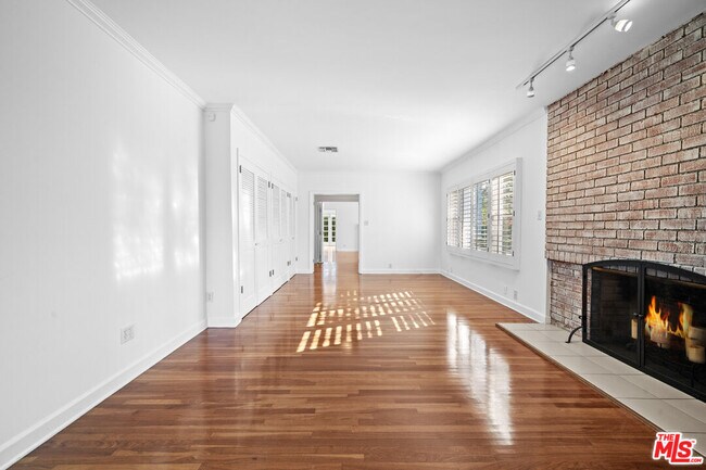 Building Photo - 955 Harvard St