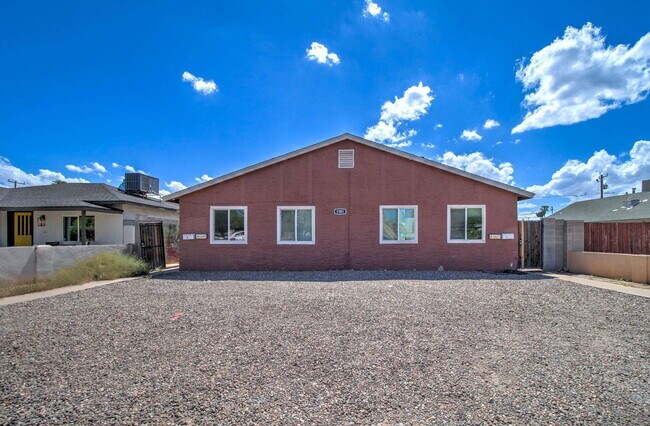 Primary Photo - 1501 E Roosevelt St