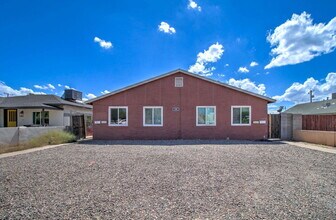 Building Photo - 1501 E Roosevelt St