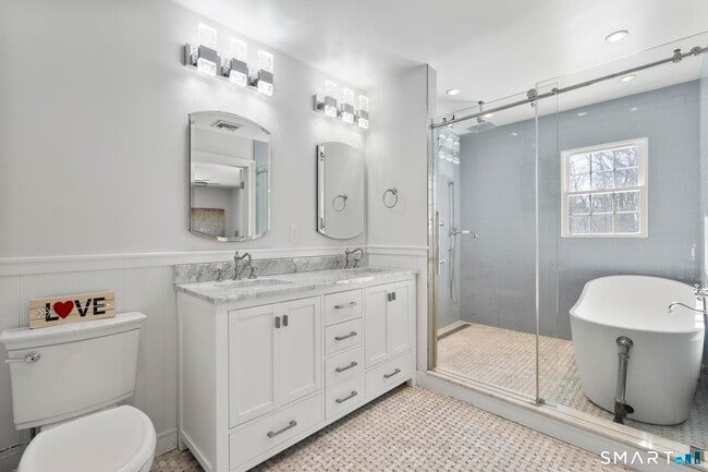 Building Photo - 153 Fillow St