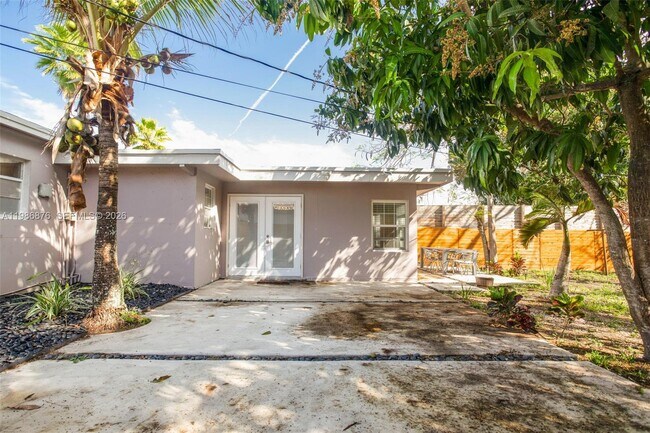 Building Photo - 1632 NW 6th Ave