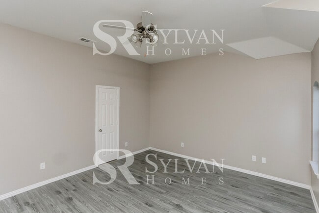 Building Photo - Enjoy living the good life in this 4 bedroom, 2 bathroom home