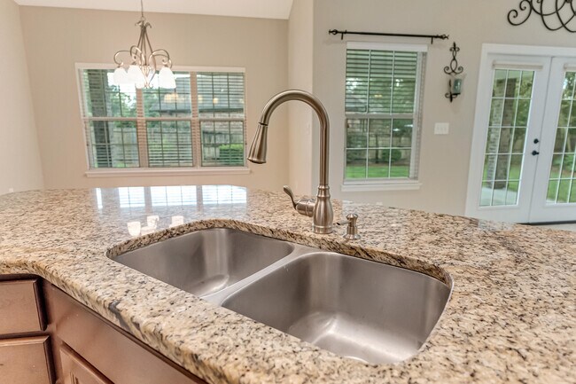 Building Photo - 117 Blossom Creek Run