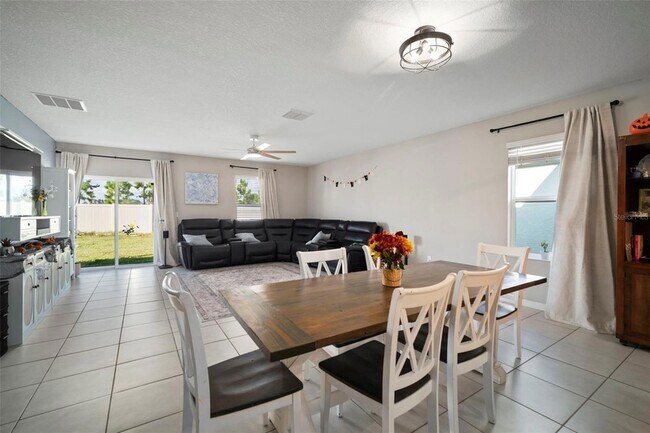 Building Photo - 5430 Blue Azure Dr