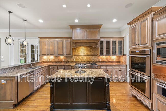 Building Photo - 7 Crooked Stick Ln