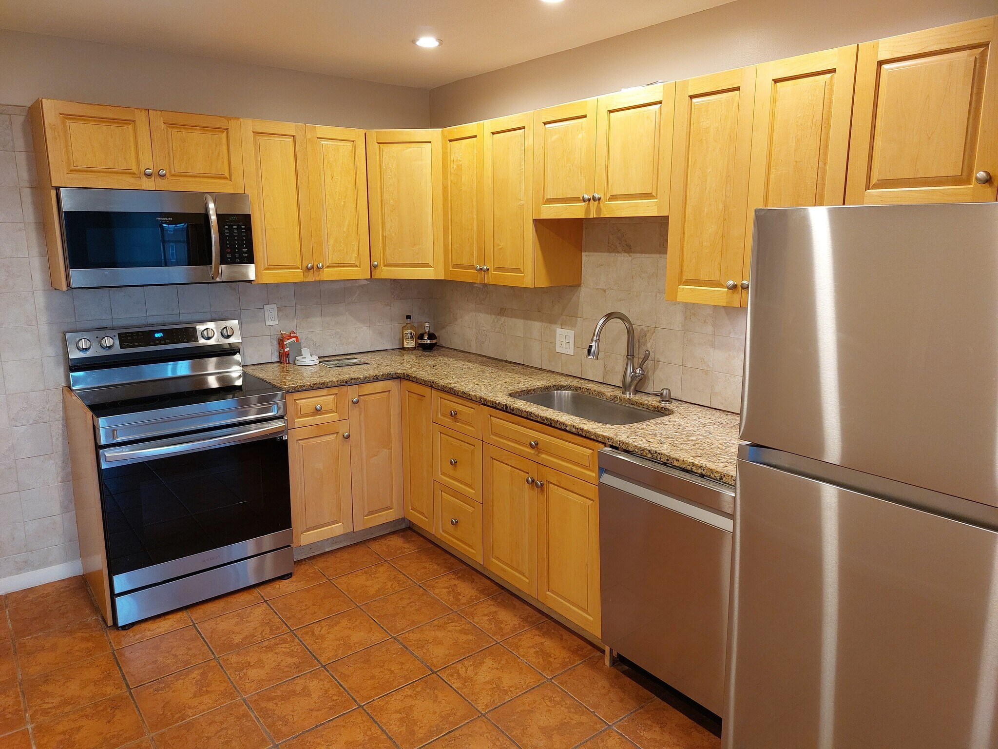 Building Photo - 181 Melba St