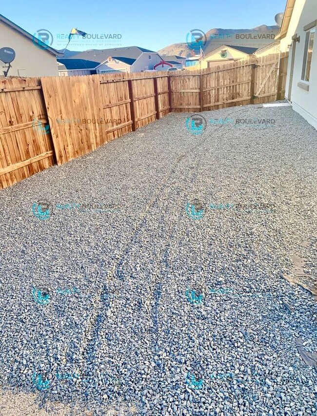 Building Photo - Welcome to your dream home in Spanish Springs, nestled off the serene Calle de la Plata. 2 Year l...