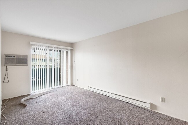 Building Photo - Adorable, Efficient, 1st floor 2 bedroom C...