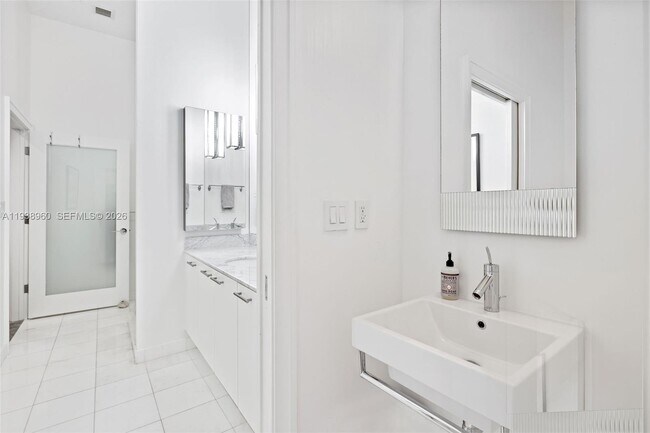 Building Photo - 2001 Meridian Ave