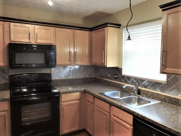 Building Photo - 6121 Eden Valley Dr