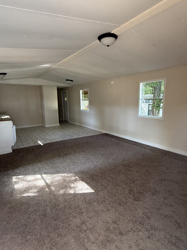 Building Photo - 3 Bedroom 2 Bath Singlewide in Tanglewood Park Madison Heights (Amherst County).