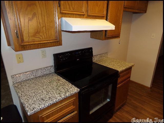 Building Photo - 39 Oak Forest Loop