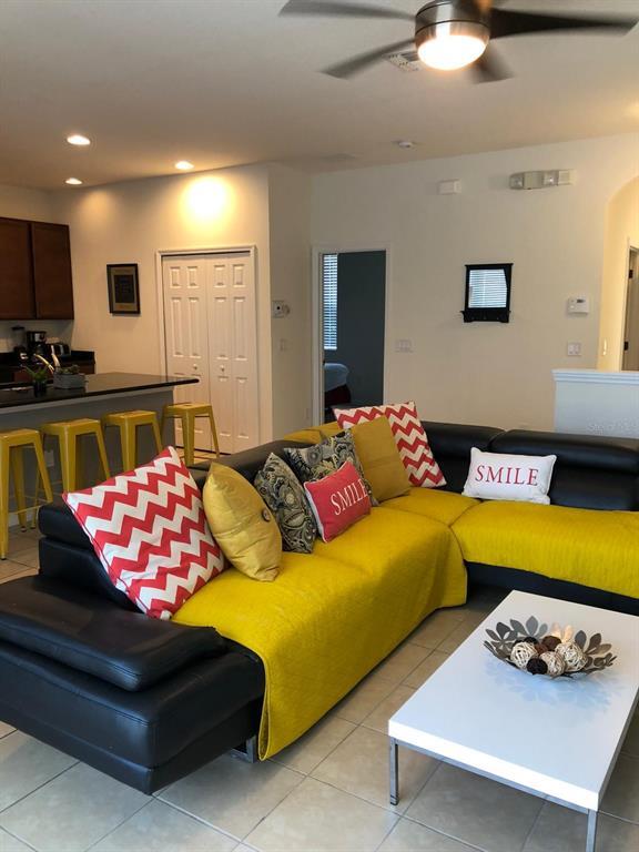 Building Photo - 921 Las Fuentes Dr