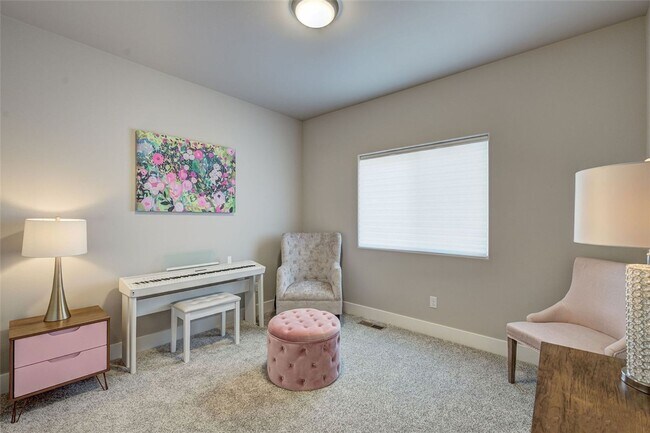 Building Photo - Beautiful 3+ bed, 3 bath home with 4 car garage, VIEWS, chef's kitchen and much more! 9-11 month ...