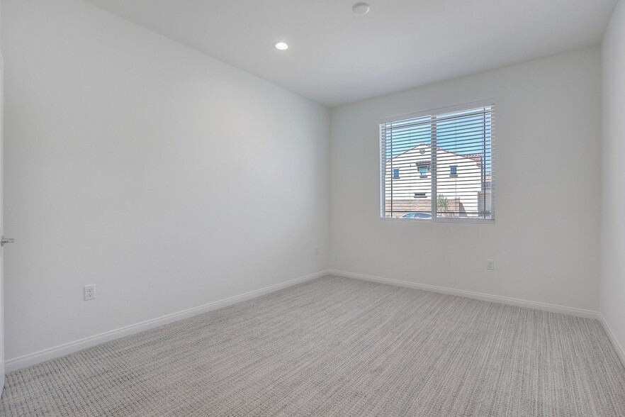 Building Photo - 29587 Fortitude Dr