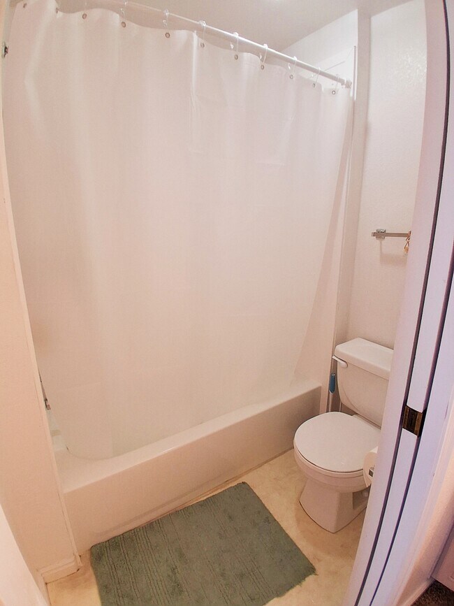 Building Photo - 104 W 1230 N St