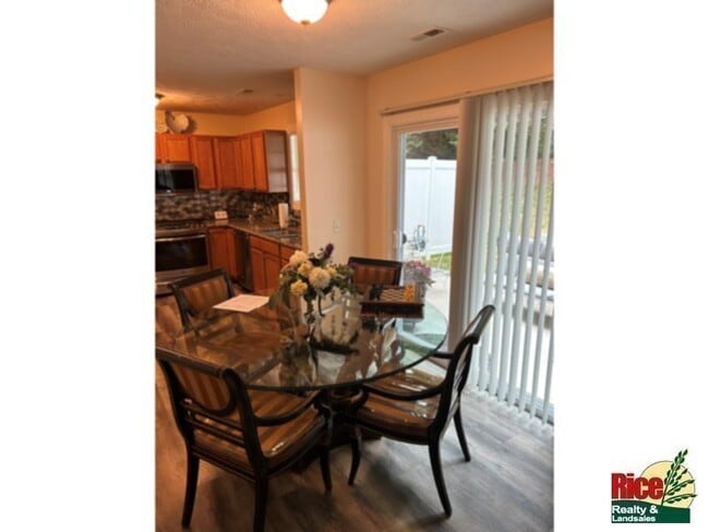 Building Photo - 555 Pin Oak Drive NW