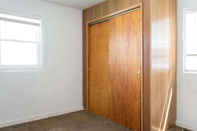 Building Photo - Affordable 2-Bedroom Home Near Downtown Xenia