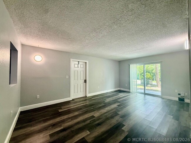 Building Photo - 726 SW 81st Ave