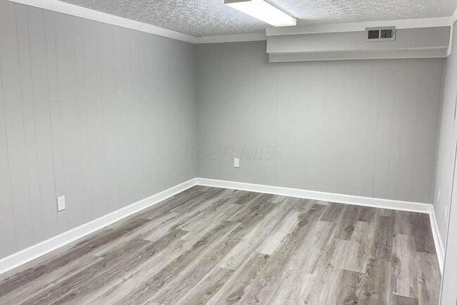 Building Photo - 904 Charleston Way Dr