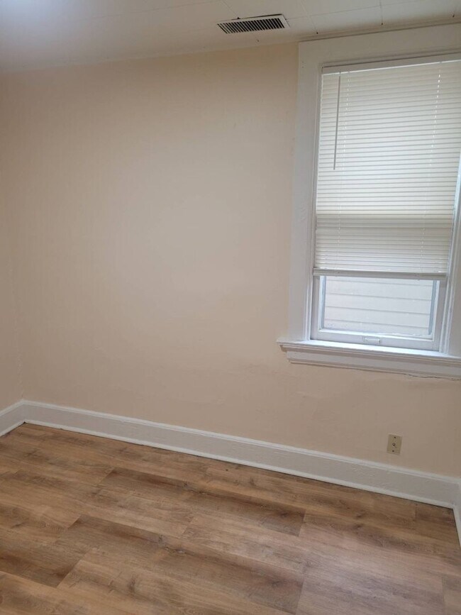 Building Photo - 1946 N 39th St