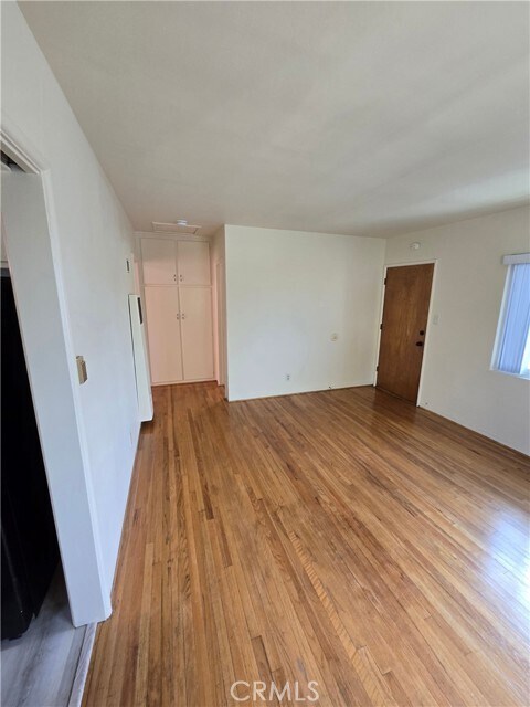 Building Photo - 502 E Cypress Ave