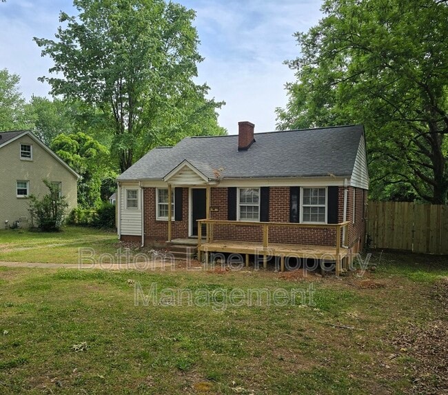 Building Photo - 5008 Doris Ave