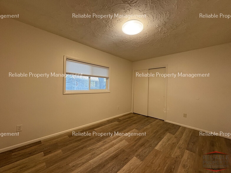 Building Photo - 1296 Blaine Ave