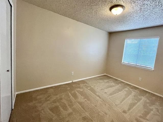 Building Photo - 6116 Yellowstone Dr