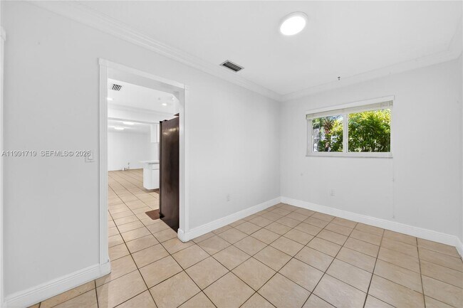 Building Photo - 10142 SW 79th Ave