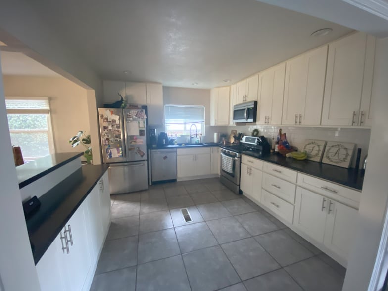 Building Photo - 615 Fremont Way