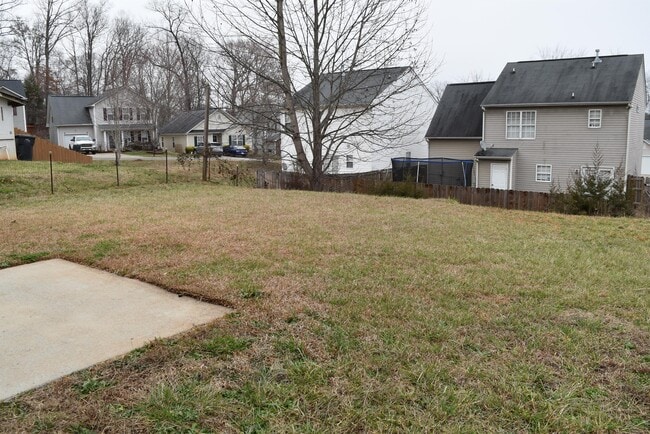 Building Photo - 3911 Hathaway Hills Dr