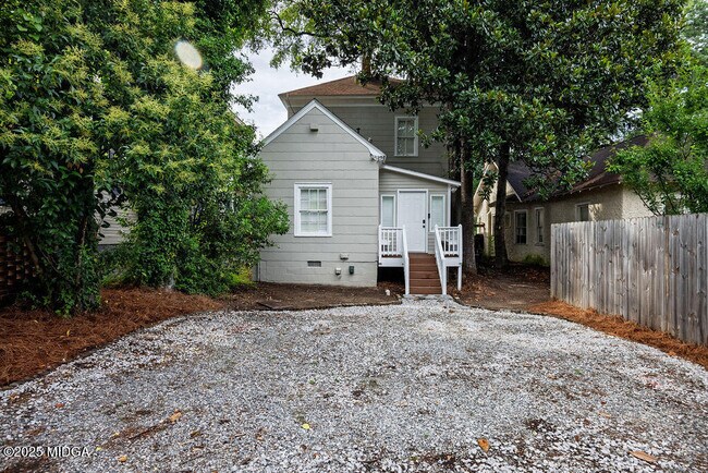 Building Photo - 926 Rose Park