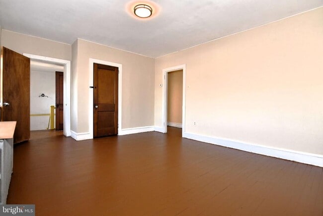 Building Photo - 5838 Henry Ave