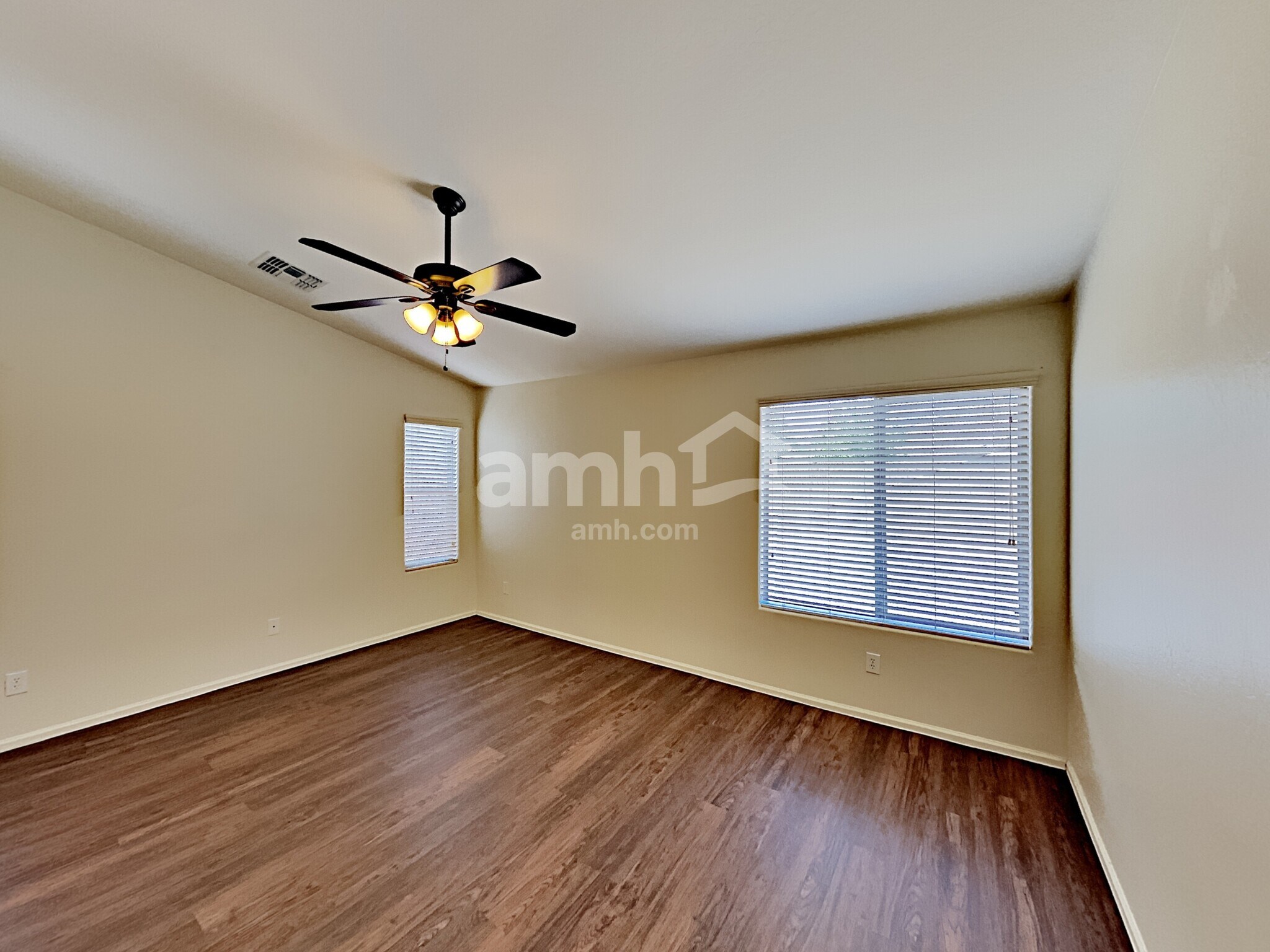 Building Photo - 17568 W Voltaire St