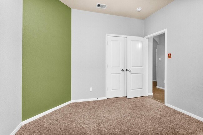 Building Photo - 11502 W Woodmark