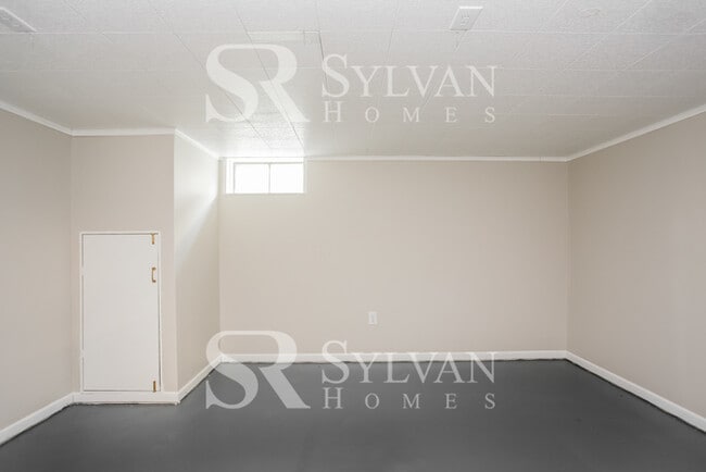 Building Photo - At Last, This Is What You Have Been Searching For!