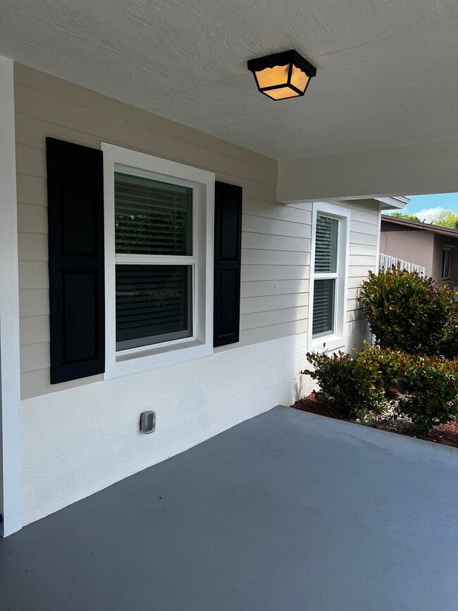 Building Photo - CHARMING 3 BEDROOM, 2 BATH HOME BUILT IN 2022 IN EAST STUART