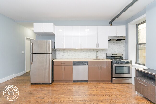 Building Photo - 327 E 19th St