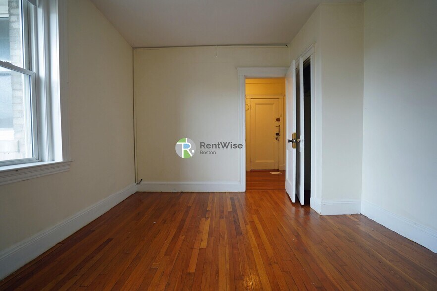 Building Photo - 135 Washington St