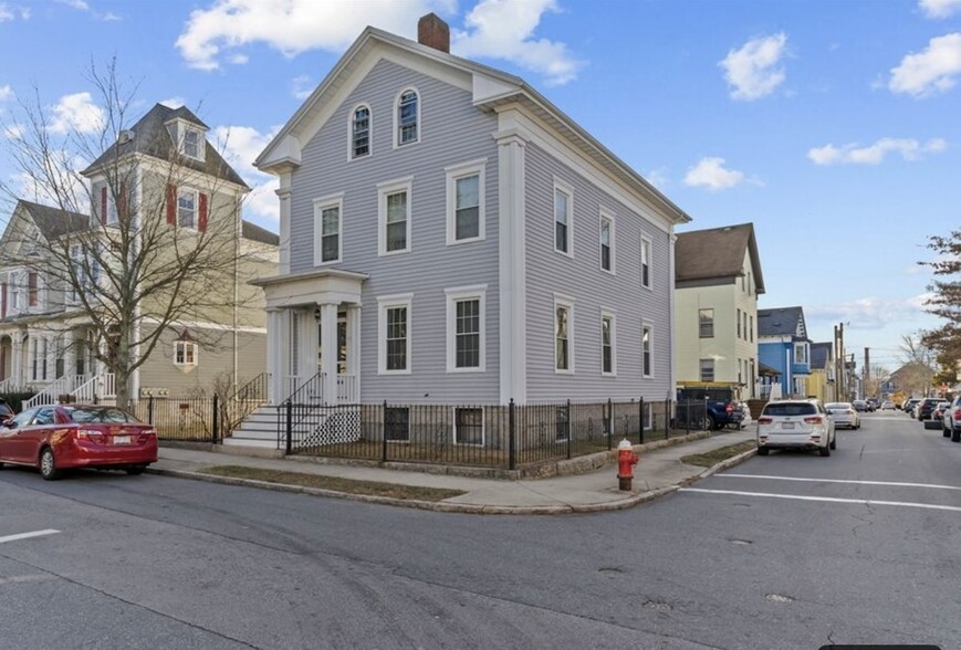 Building Photo - 65 Chestnut St