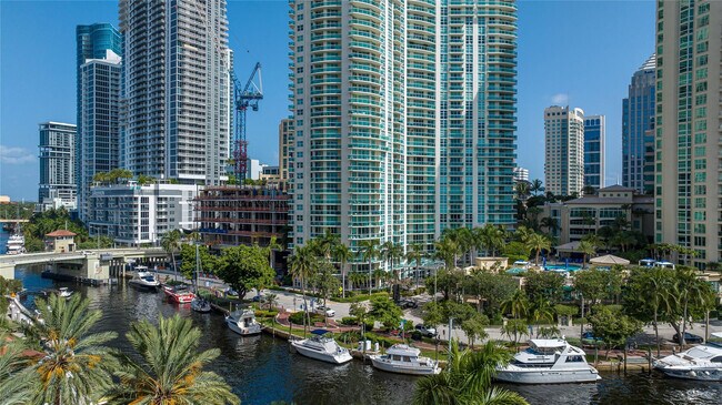 Building Photo - 511 SE 5 Ave