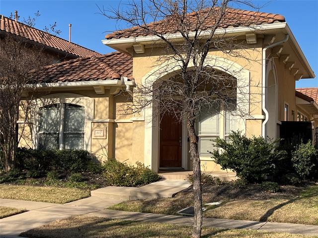 Building Photo - 817 La Cima